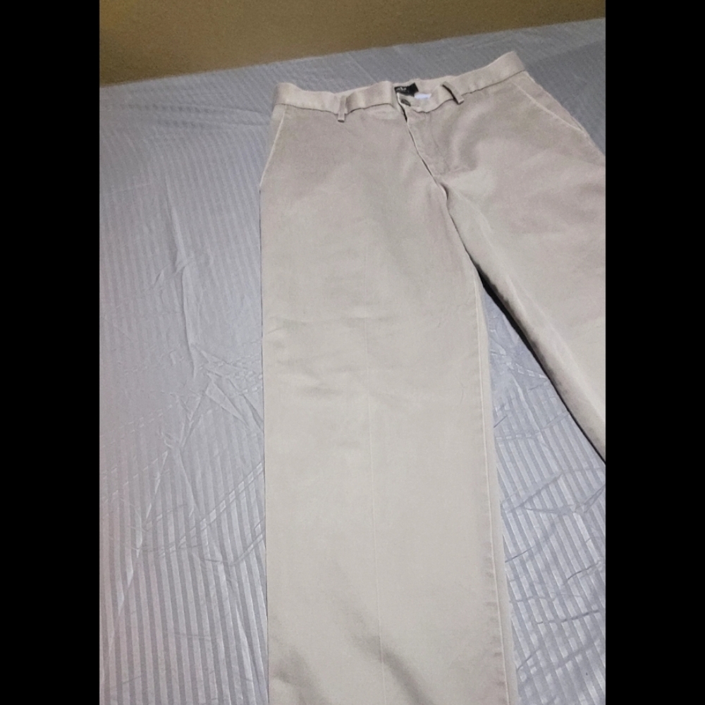 Dockers Men's Light Grey Chinos